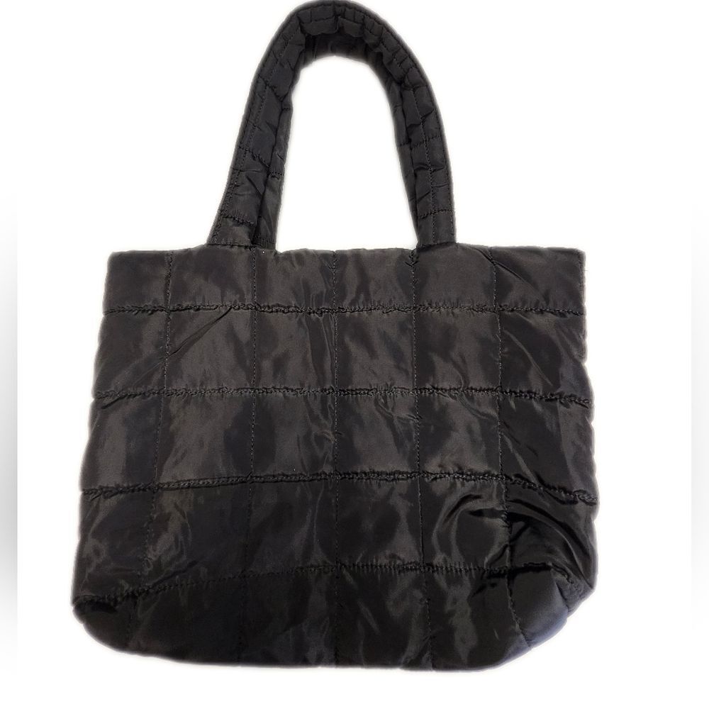 Black quilted puffer shoulder bag purse tote carry-on 18" x 14", Velcro closure